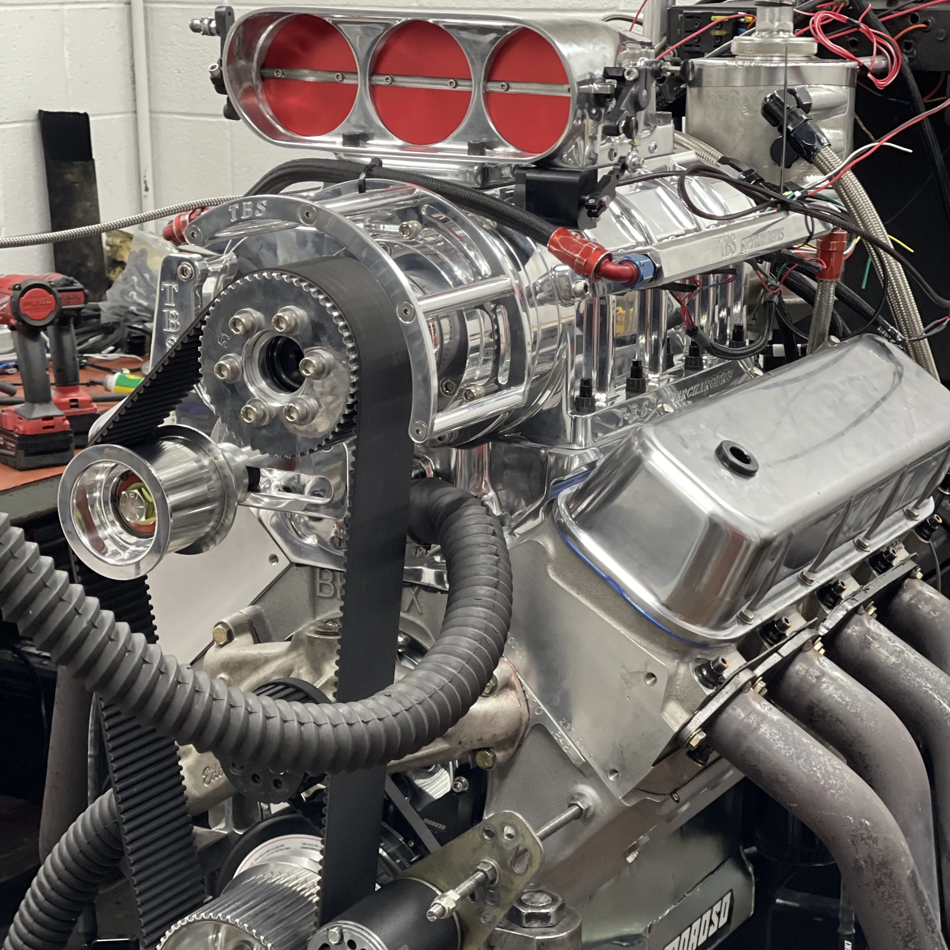 555ci Blown, Fuel Injected BBC, Hydraulic Roller Engine - Complete