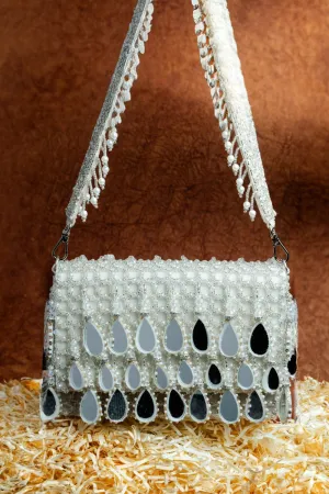 Aaina Kasse White