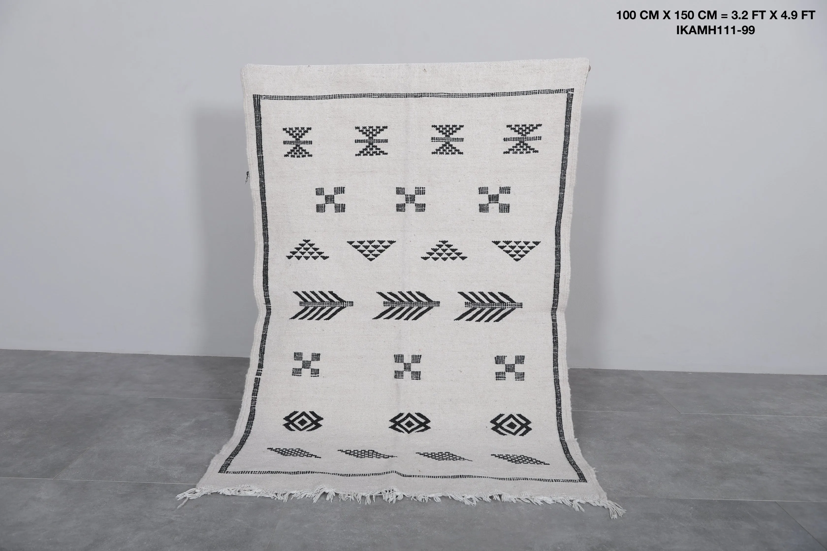 Black and White Moroccan Kilim Rug - Geometric Design 3.2x4.9 ft