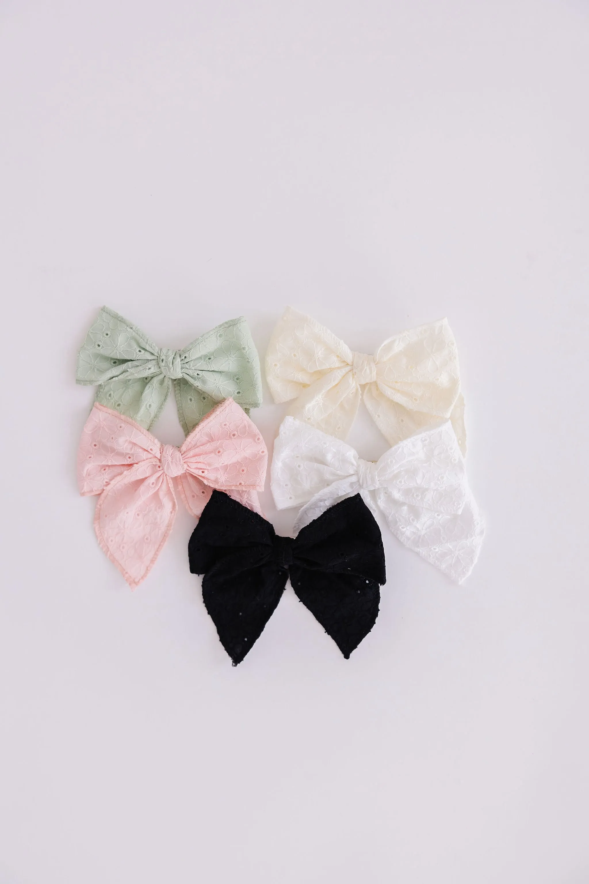 Classic Hair Bow - Pistachio Green Eyelet