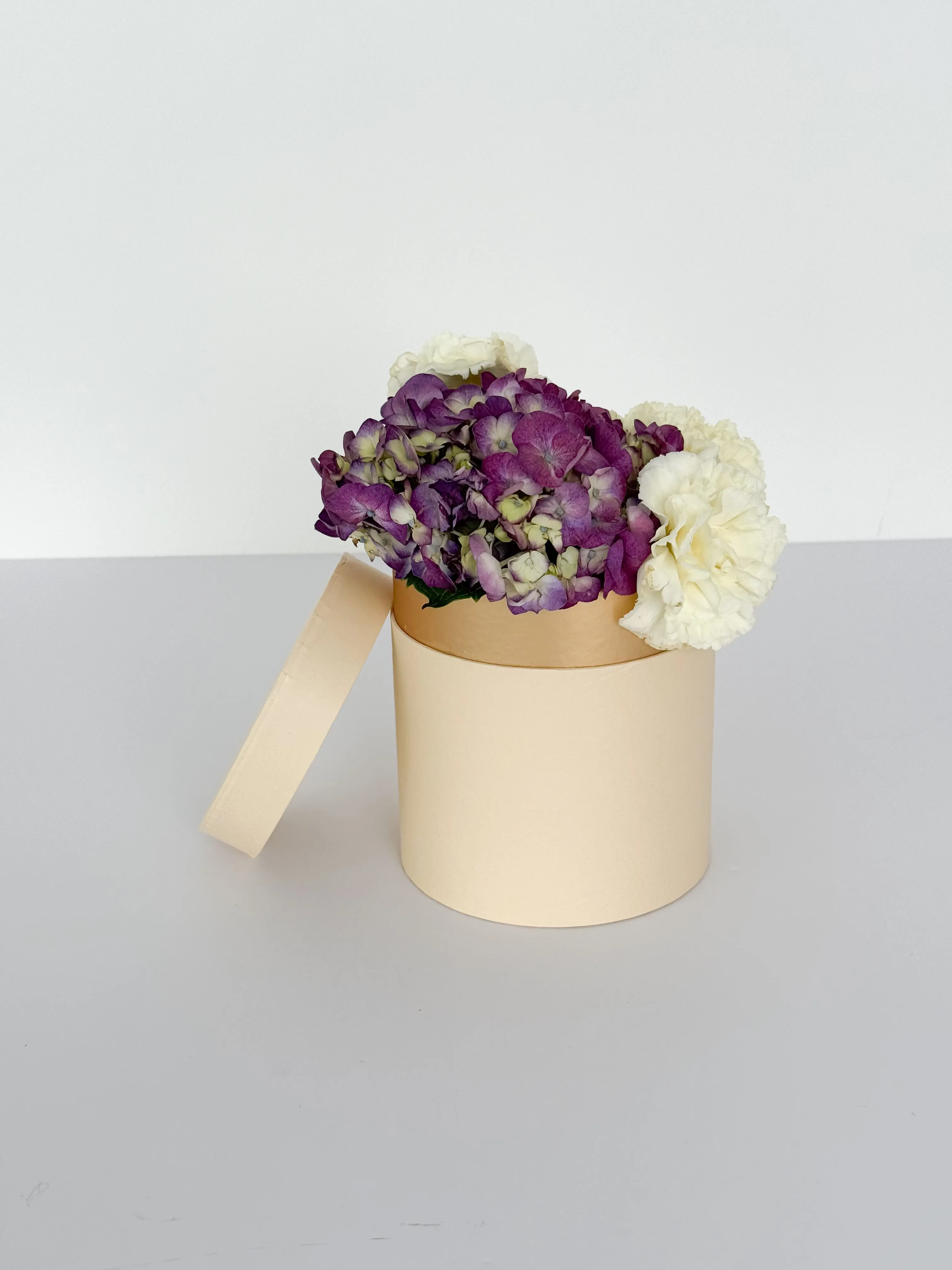 French-Style Cylinder Flower Gift Box with Gold Trim – Three Color Three size