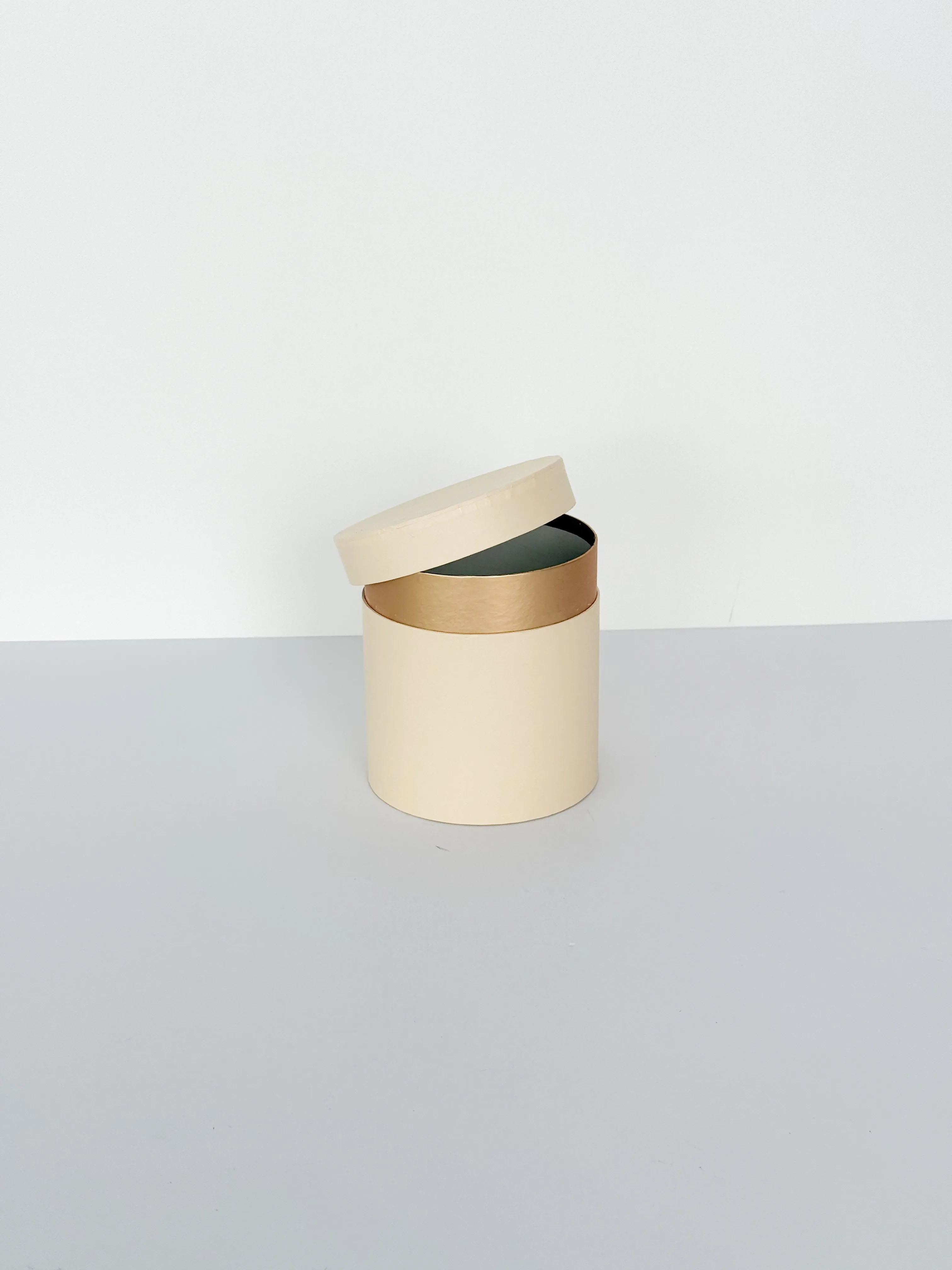 French-Style Cylinder Flower Gift Box with Gold Trim – Three Color Three size