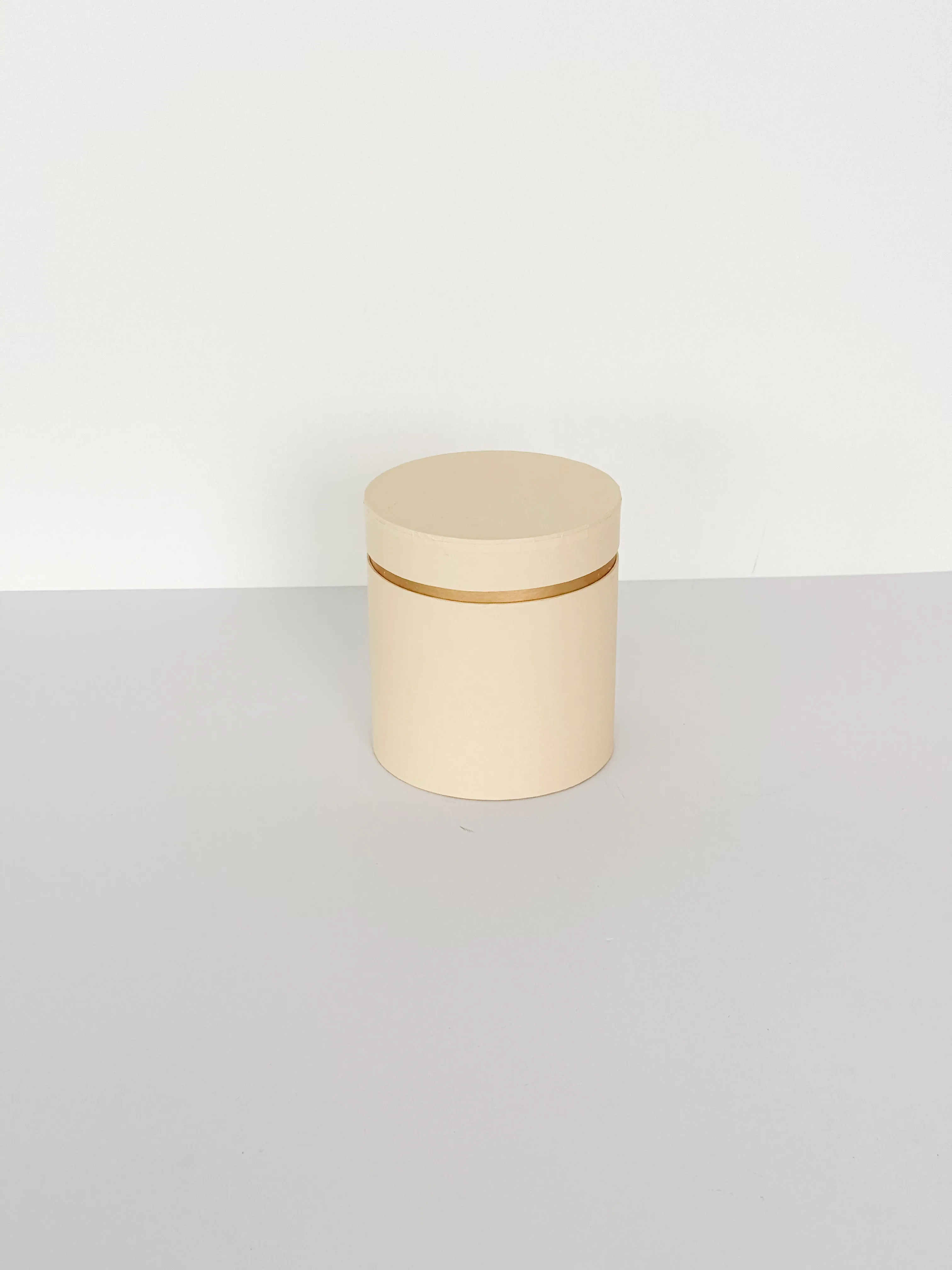 French-Style Cylinder Flower Gift Box with Gold Trim – Three Color Three size