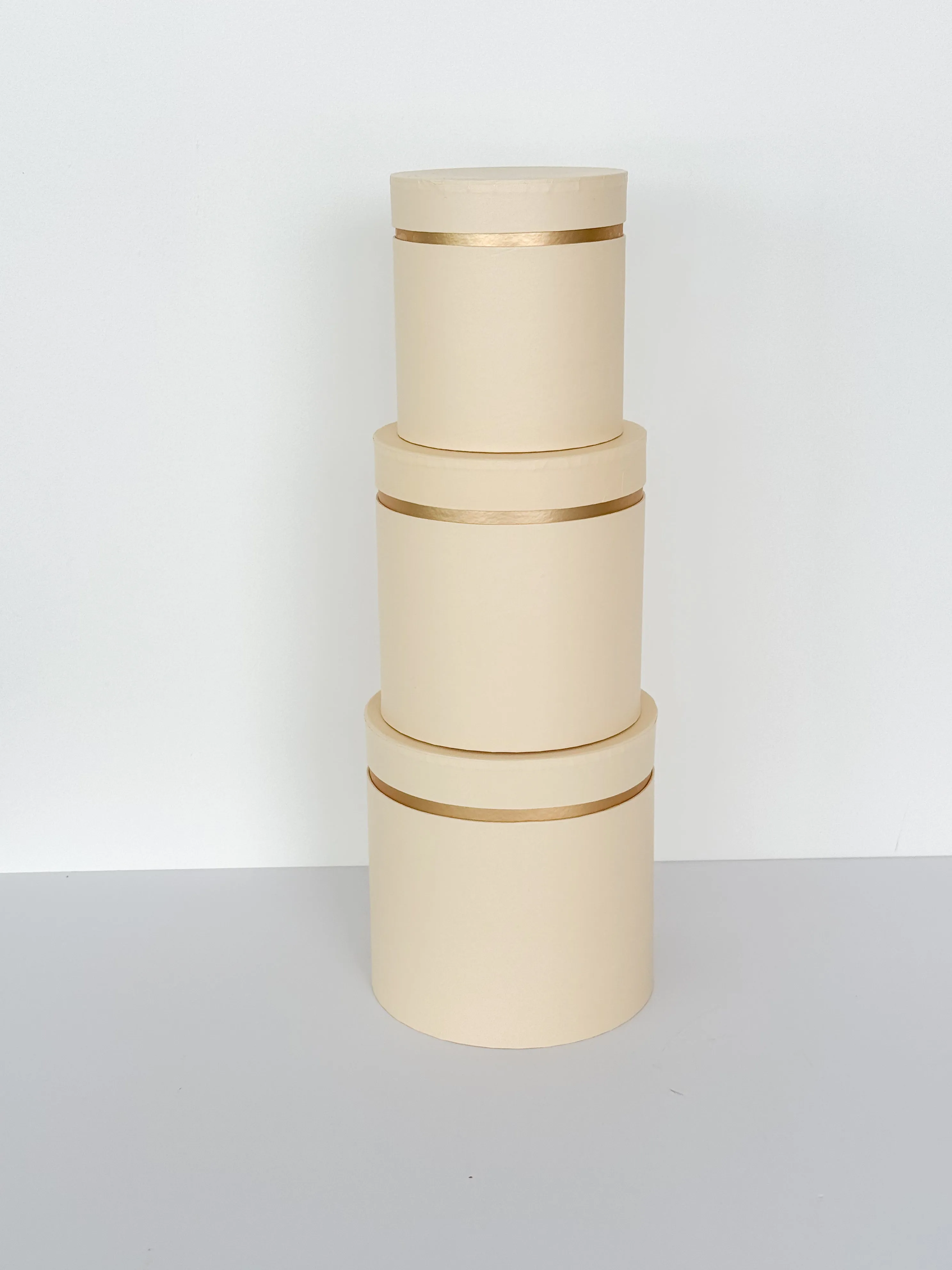French-Style Cylinder Flower Gift Box with Gold Trim – Three Color Three size