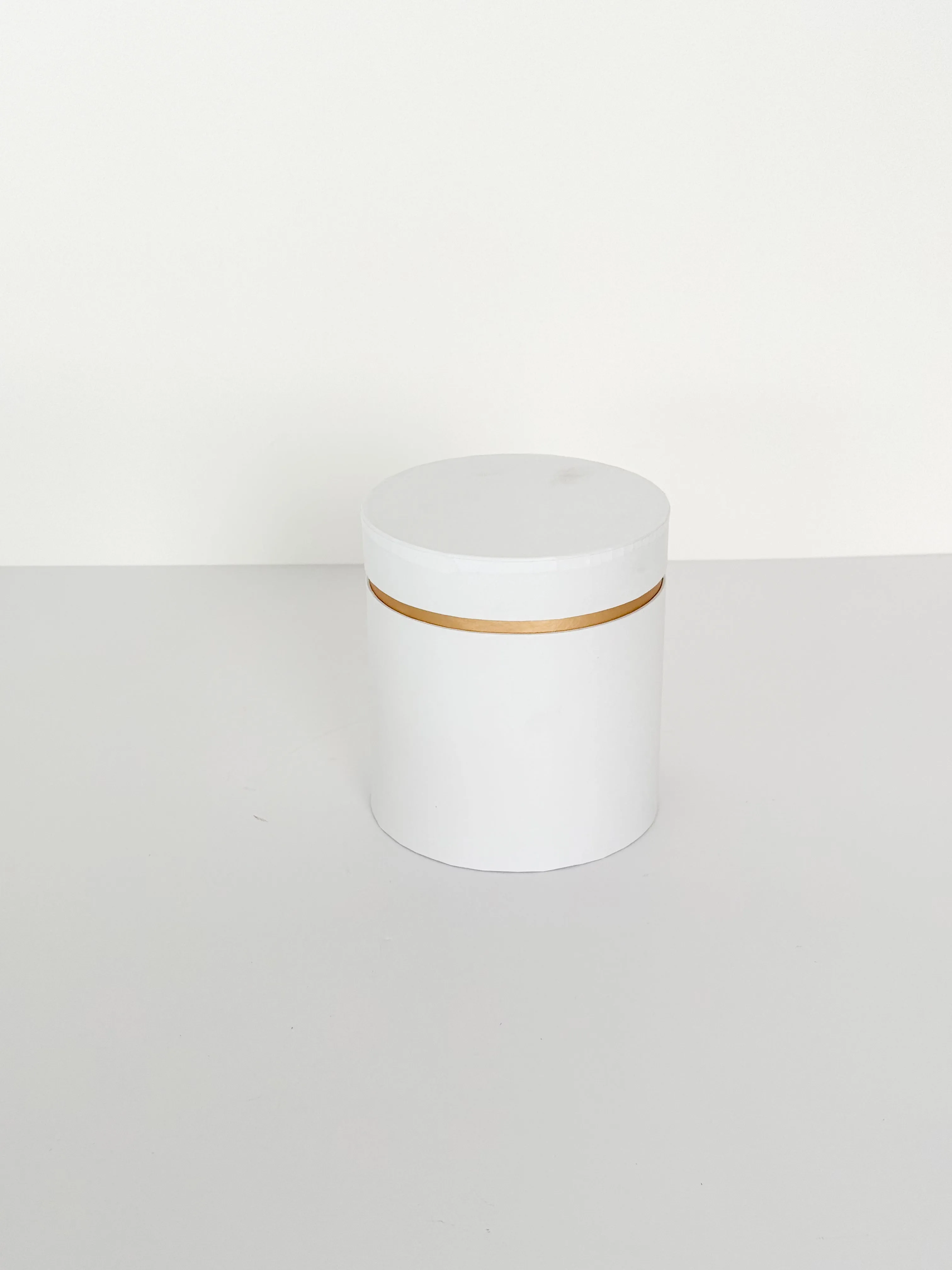 French-Style Cylinder Flower Gift Box with Gold Trim – Three Color Three size