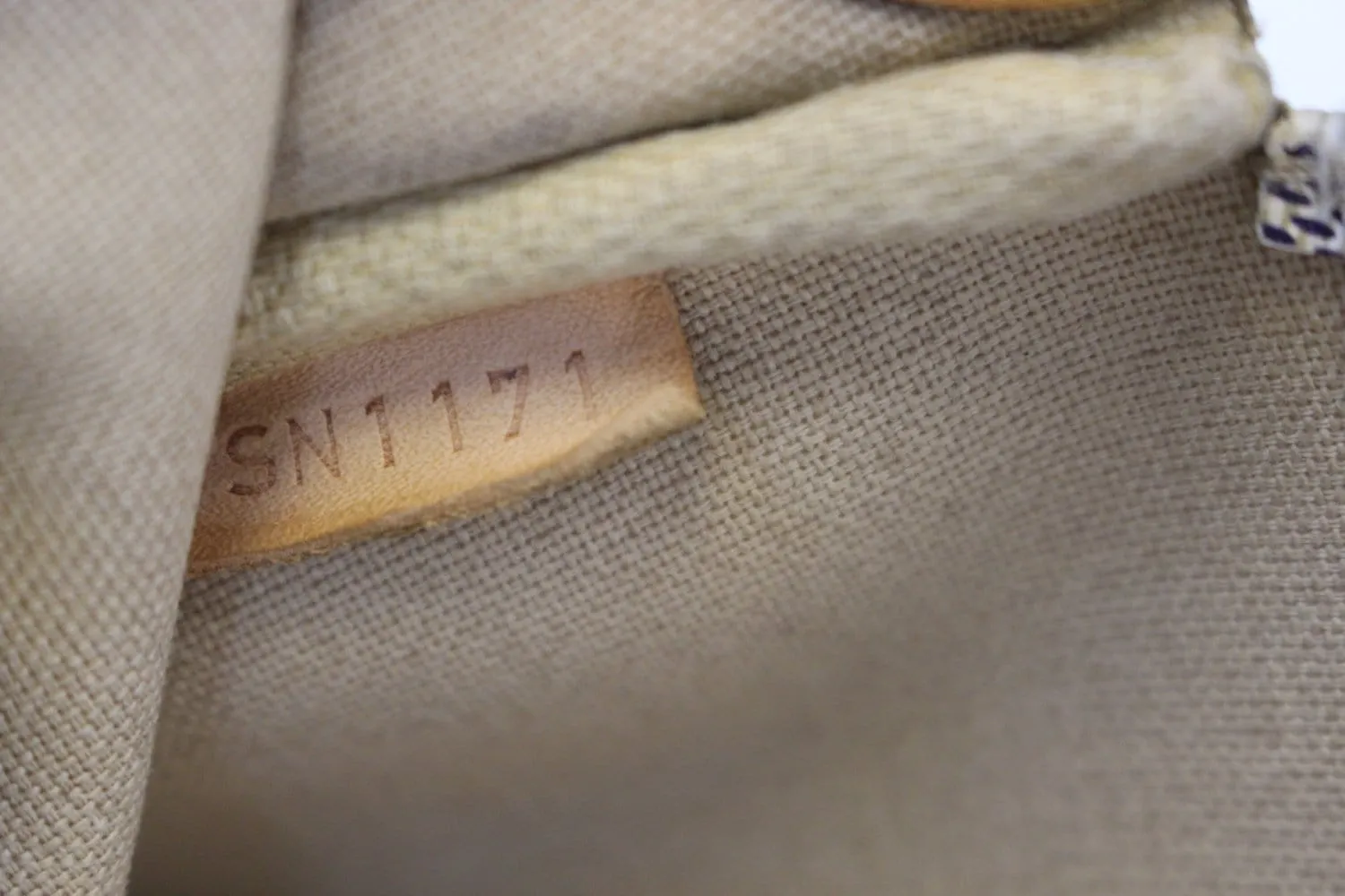 LOUIS VUITTON Damier Azur Eva Clutch Messenger Bag