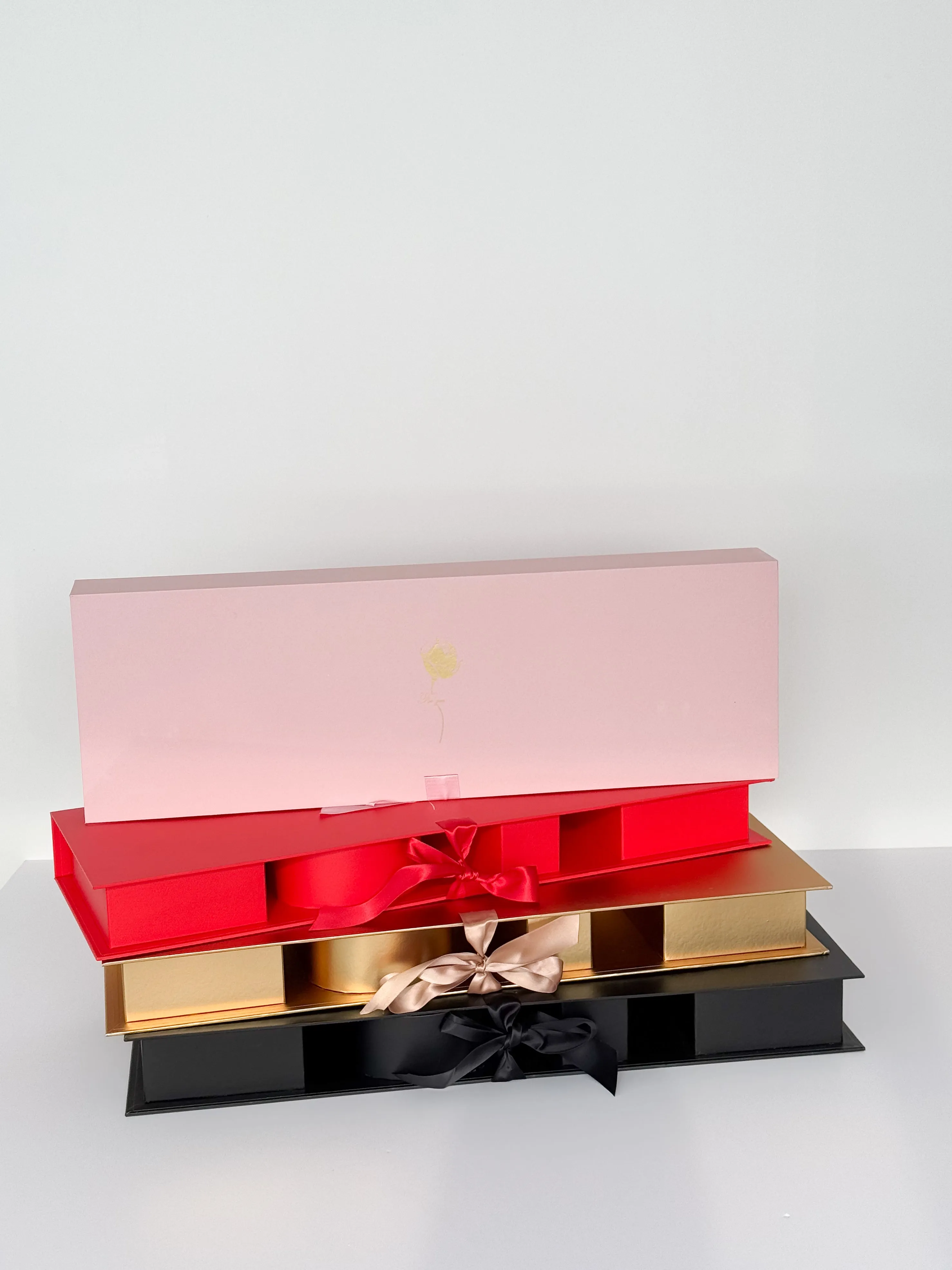 Love-Shaped Floral Gift Box – Perfect for Valentine’s Day Packaging