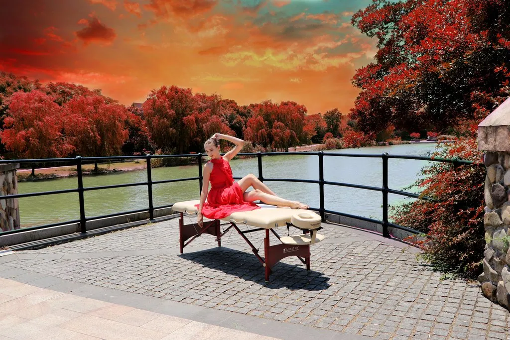Master Massage 28" Vista™ Portable Massage Table Package with Memory Foam
