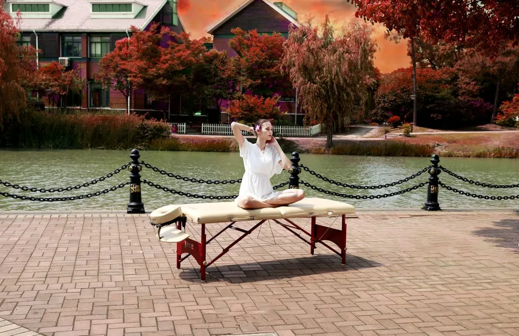 Master Massage 28" Vista™ Portable Massage Table Package with Memory Foam