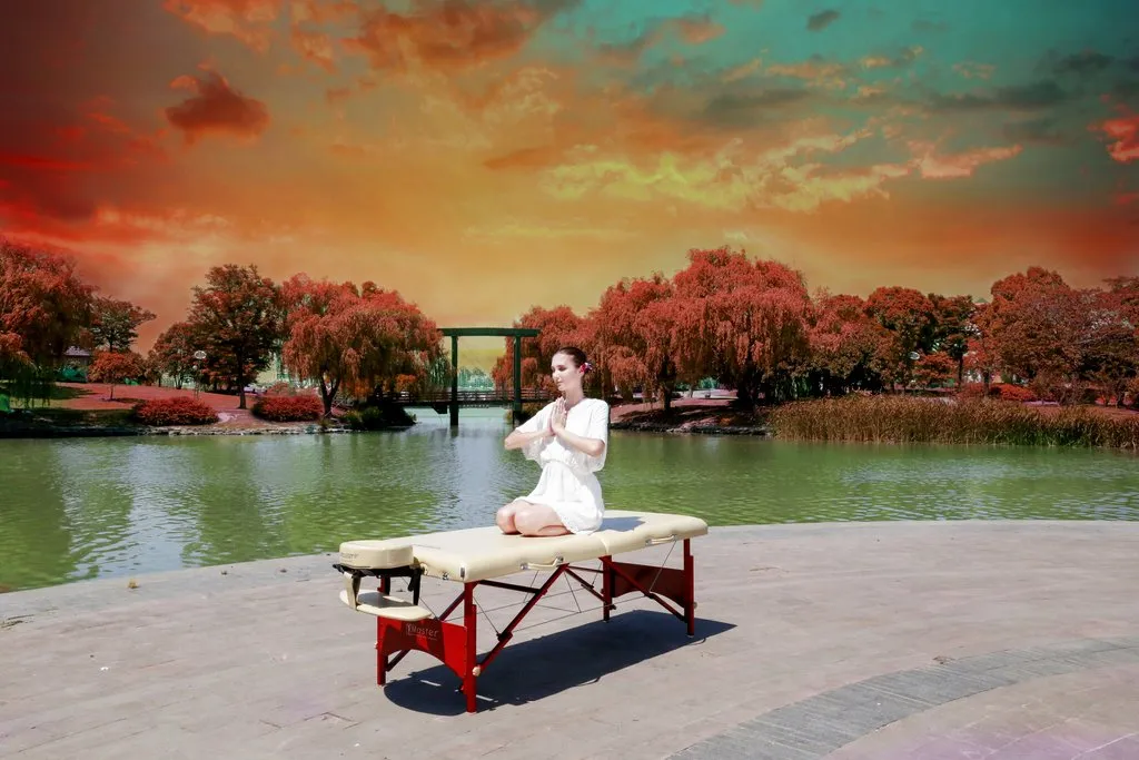 Master Massage 28" Vista™ Portable Massage Table Package with Memory Foam