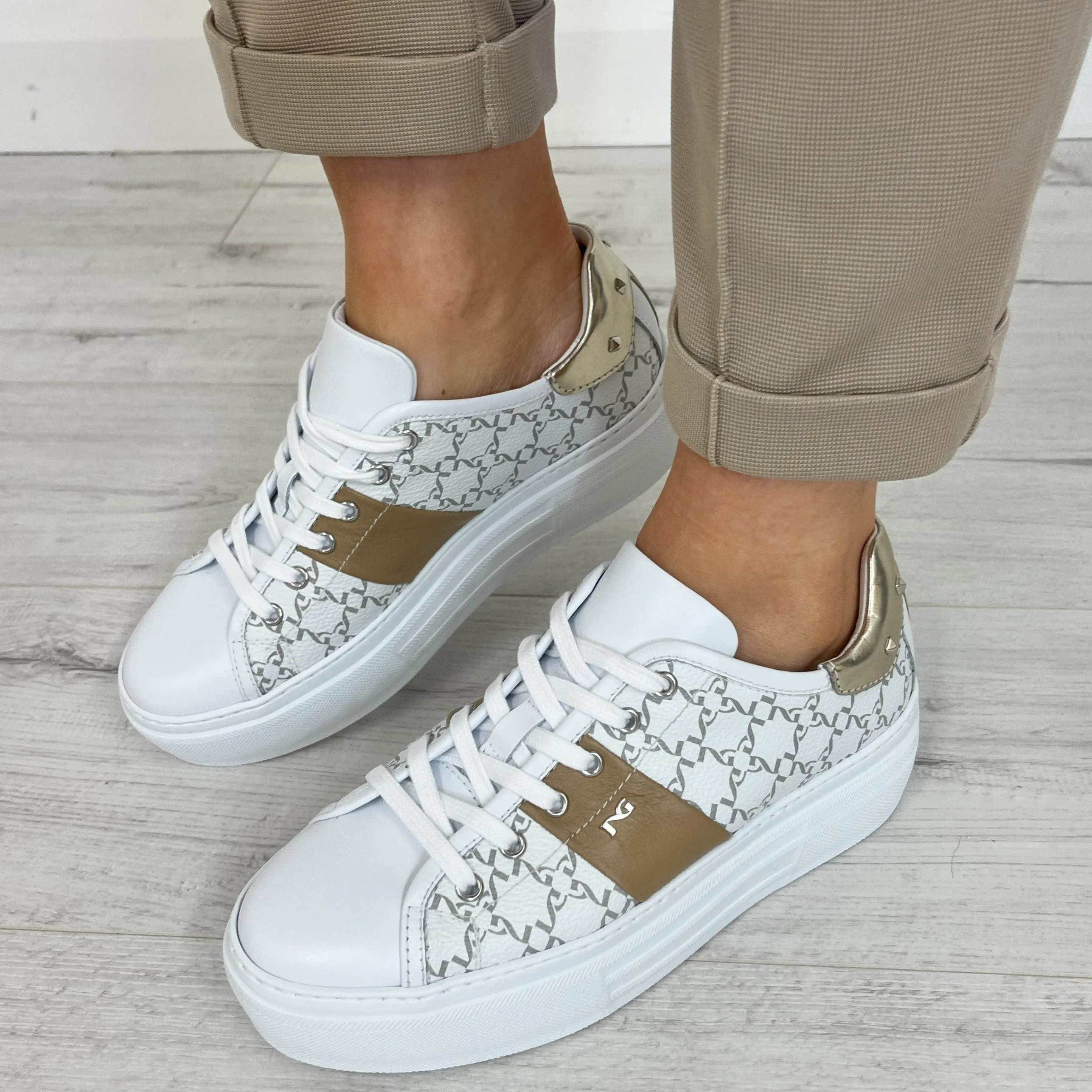 NeroGiardini White & Tan Leather Logo Sneakers