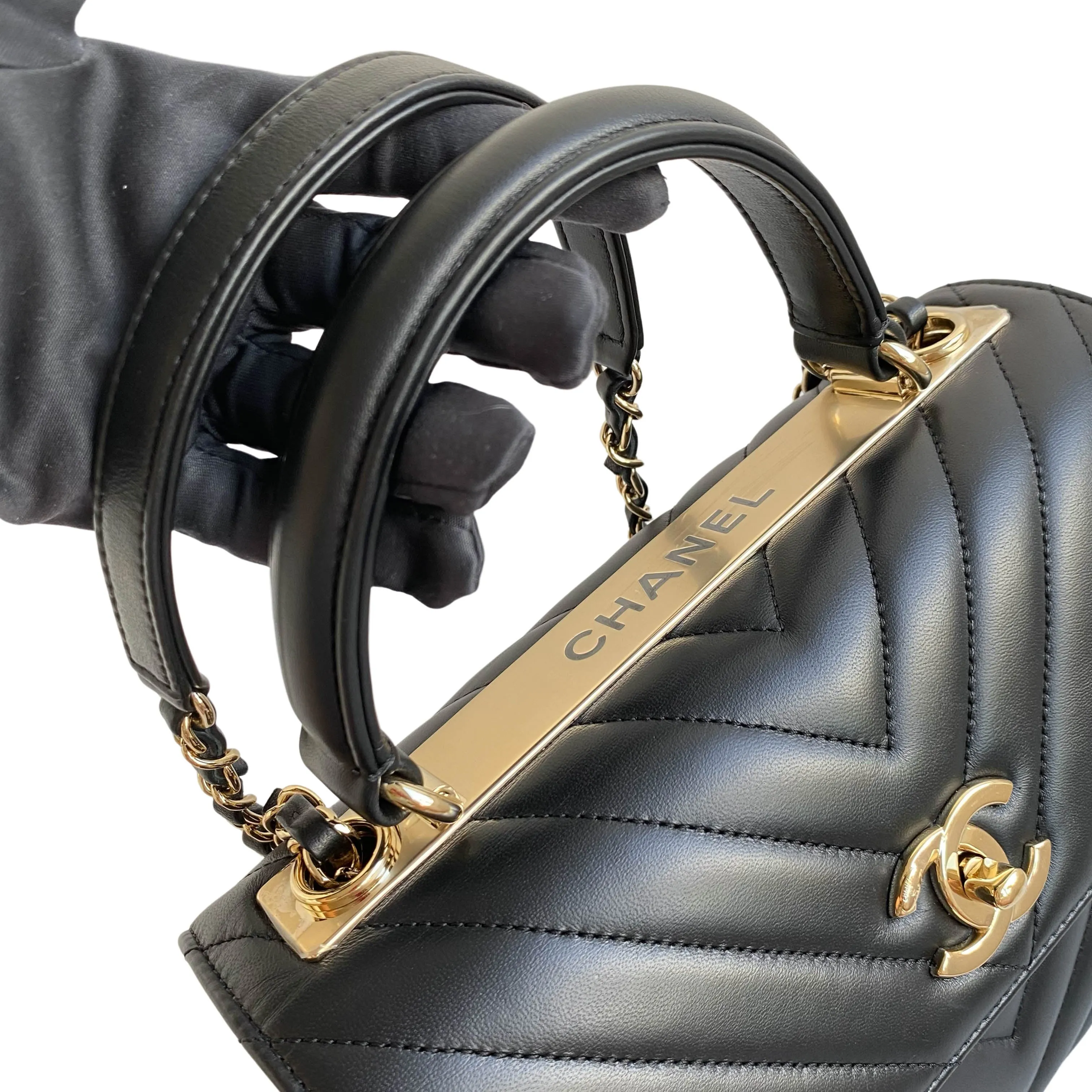 Small Trendy CC Flap Bag with Top Handle in Chevron Black Lambskin